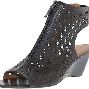 Franco Sarto  A-Krona Ankle-High Leather Sandal